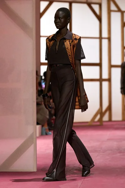 Look 50